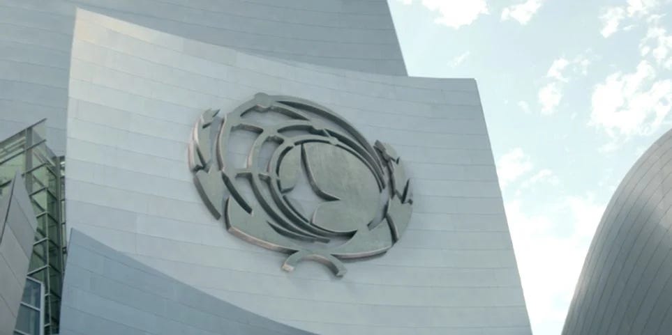 This image shows the Confederation of Earth's official logo, affixed to one side of its San Francisco headquarters building, in "Penance," Star Trek: Picard Season 2's second episode. This image shows the Confederation of Earth's official logo, affixed to one side of its San Francisco headquarters building, in "Penance," Star Trek: Picard Season 2's second episode.