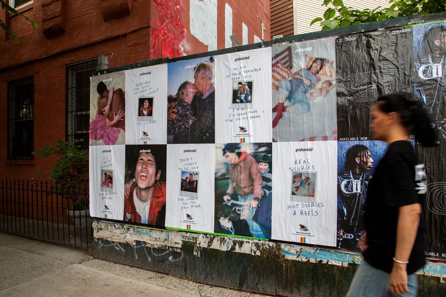 La campagna OOH di Polaroid 