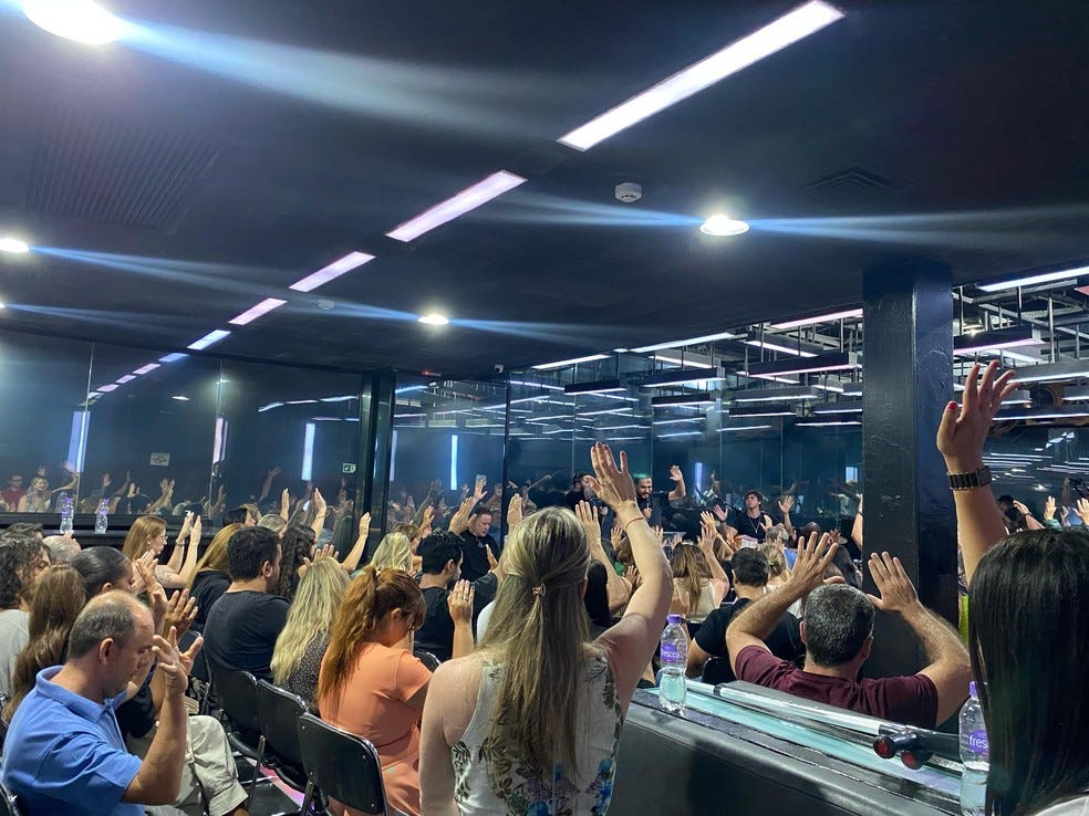 Famoso balada eletrônica de SP é palco de culto evangélico — Foto: Deslange Paiva/g1