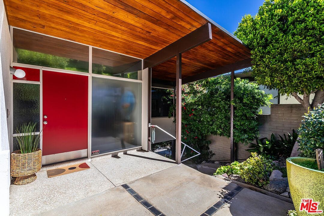 carousel photo #3 (MLS)