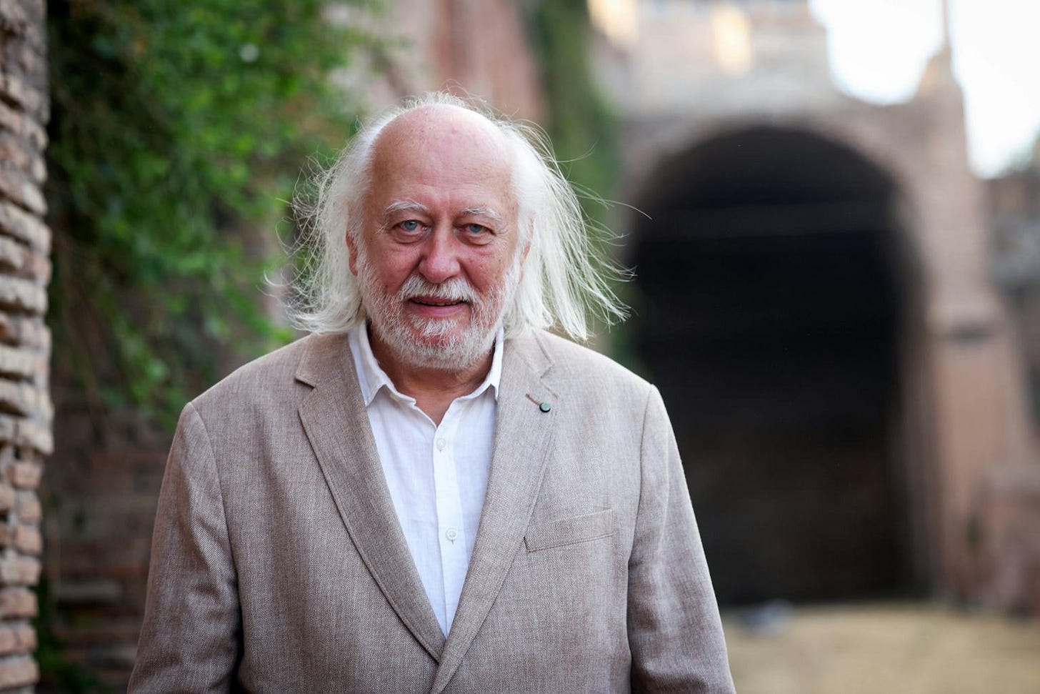 A great pessimist and unapologetic traditionalist: László Krasznahorkai  wins the 2025 Nobel Prize in Literature