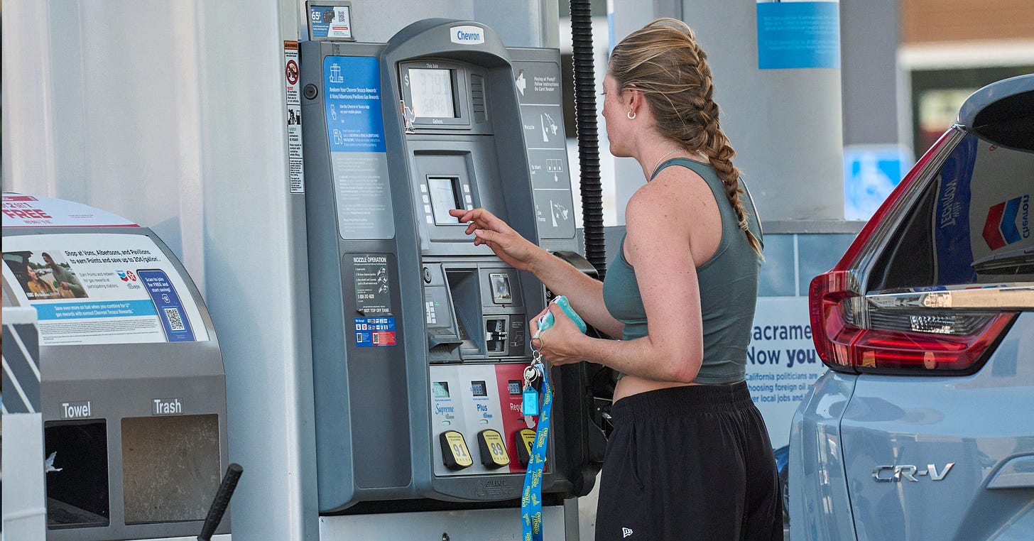 Average US gas prices top $4.50 a gallon, the highest in nearly 4 years -  ABC30 Fresno