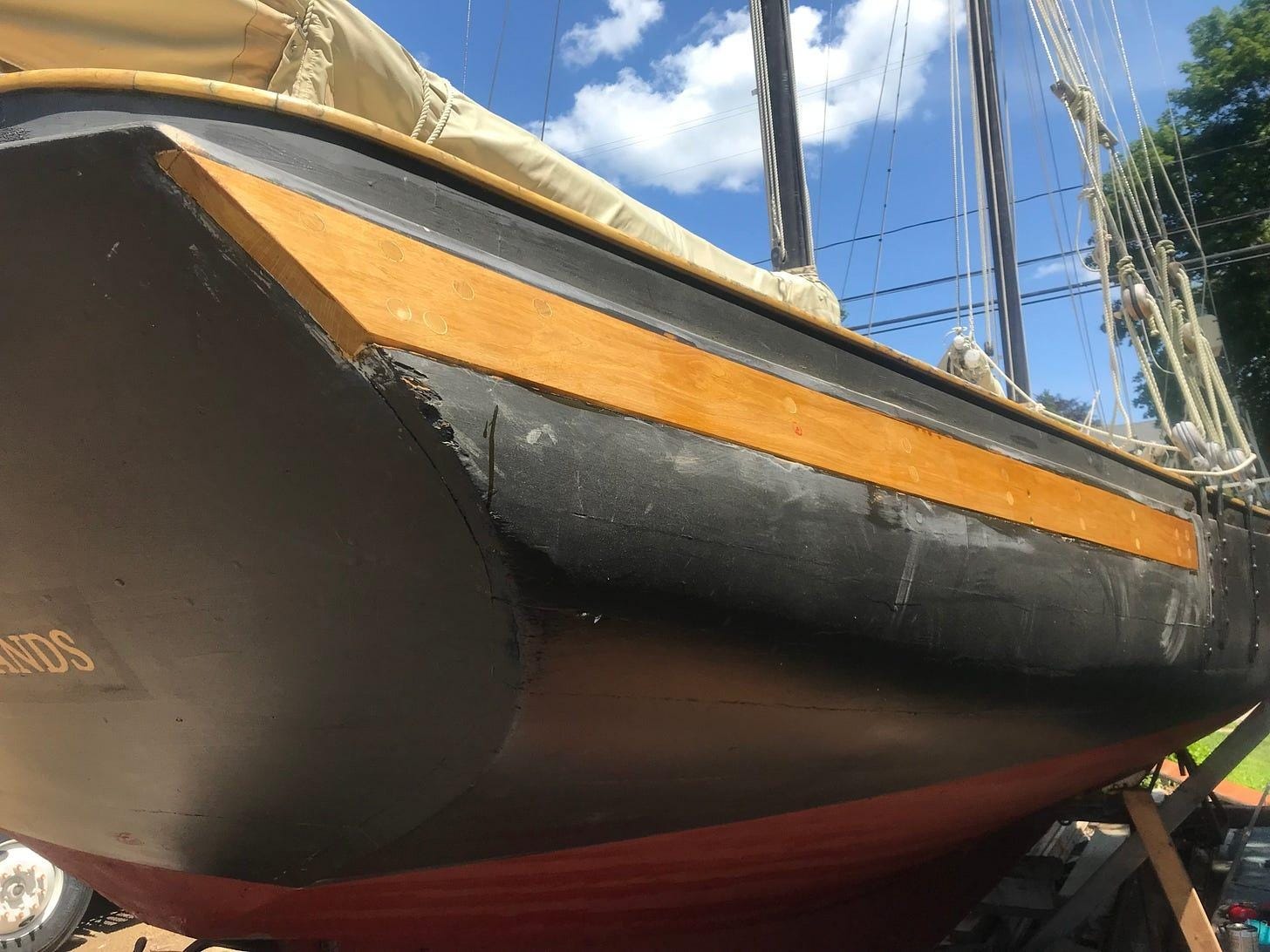 The bottom of a boat
AI-generated content may be incorrect. The bottom of a boat
AI-generated content may be incorrect.