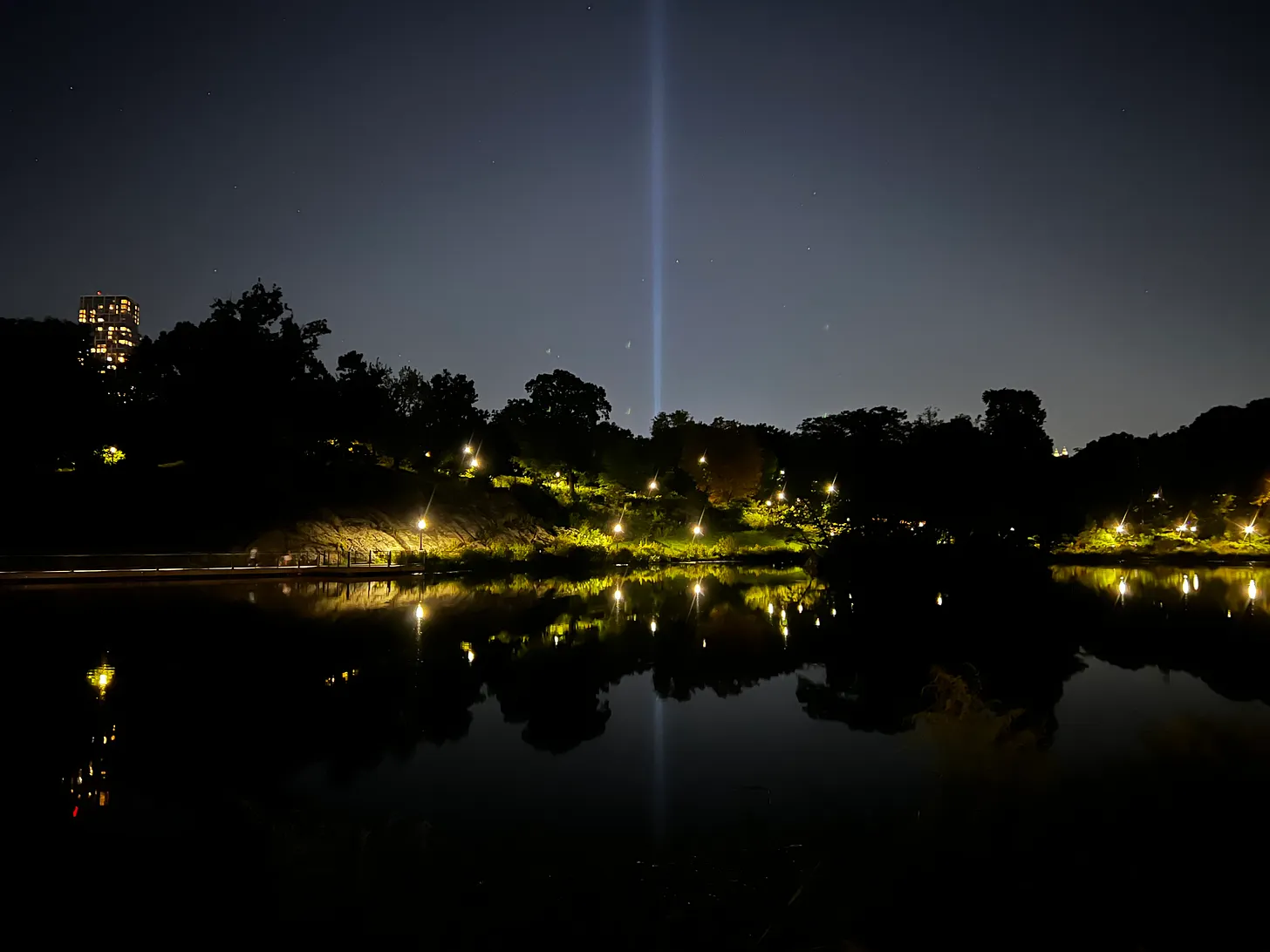 John Bennett, Gustavo Bonevardi, Richard Nash Gould, Julian LaVerdiere and Paul Myoda, with Paul Marantz, Tribute in Light