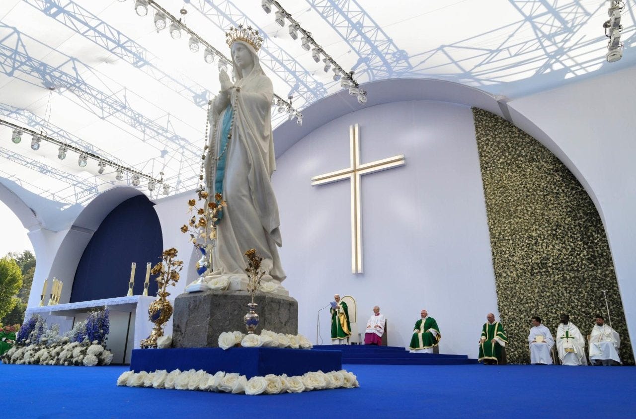 Mass on the prairie of the Sanctuary of Our Lady of Lourdes