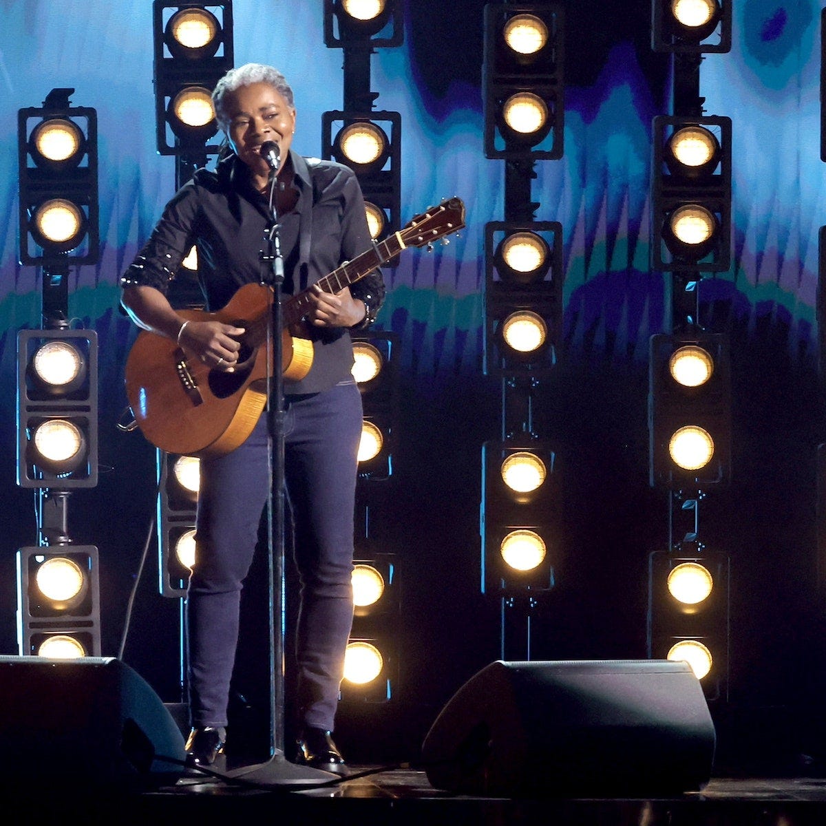 Watch Tracy Chapman Join Luke Combs to Perform “Fast Car” at the 2024 Grammys | Pitchfork Watch Tracy Chapman Join Luke Combs to Perform “Fast Car” at the 2024 Grammys | Pitchfork