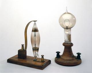 Swan electric lamp | Science Museum Group Collection Swan electric lamp | Science Museum Group Collection