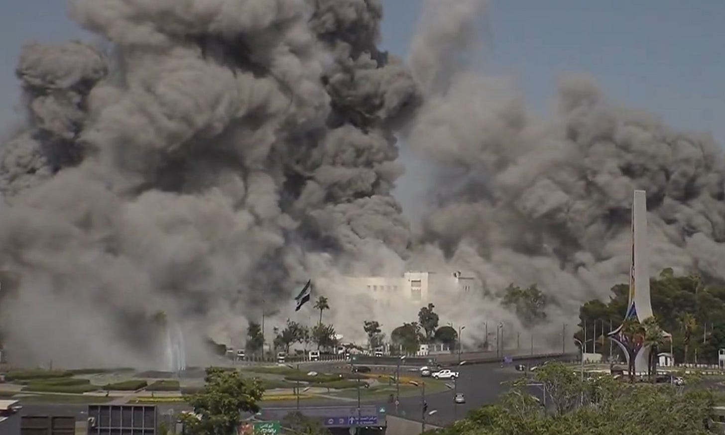 Israeli Airstrikes Destroy General Staff Building in Damascus - Enab Baladi Israeli Airstrikes Destroy General Staff Building in Damascus - Enab Baladi