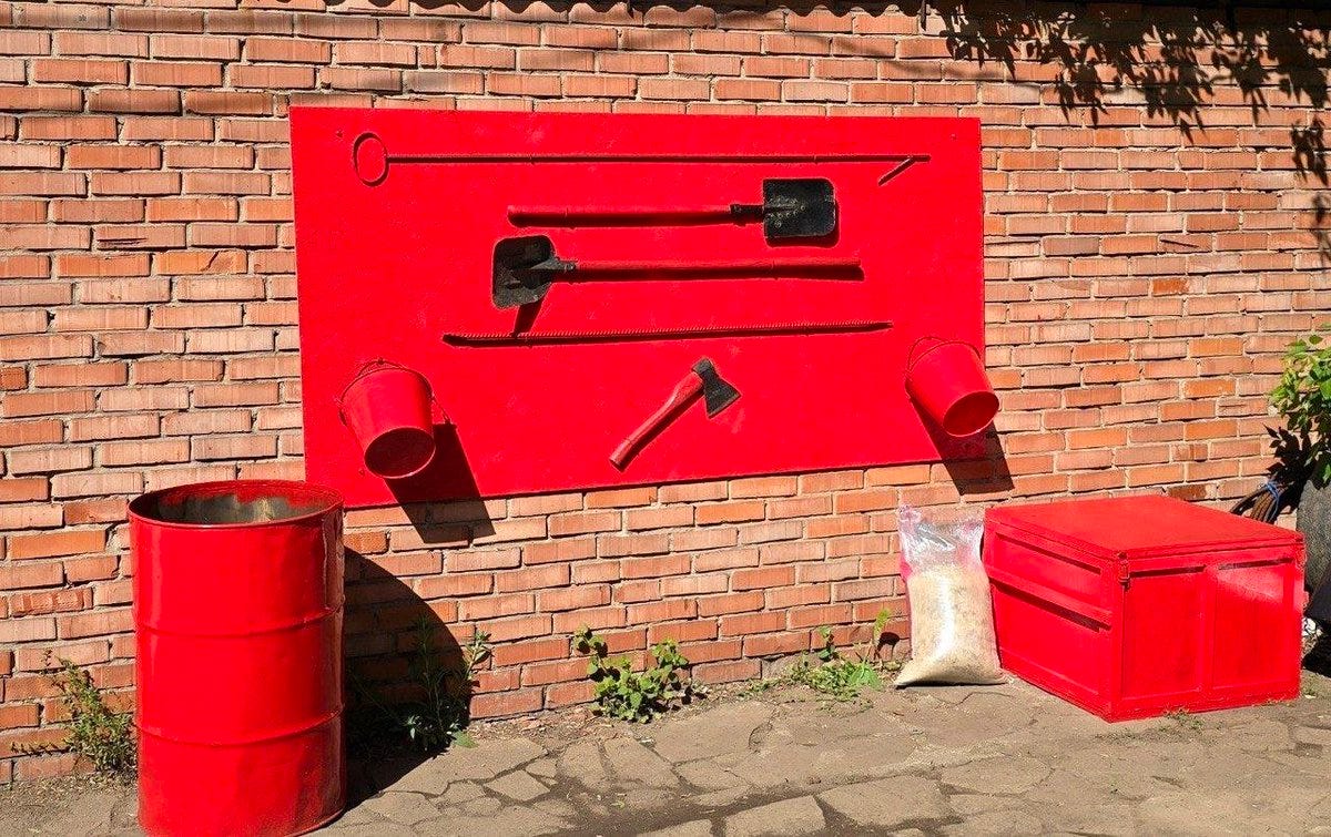 RussianRedFireEqpt_01.jpg