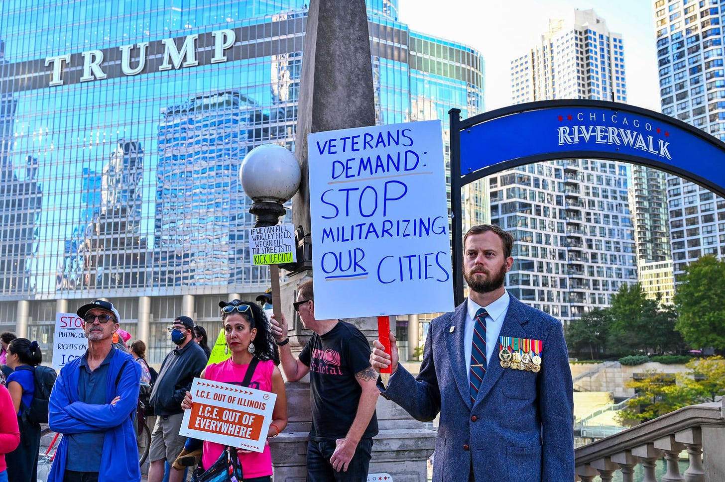 Illinois officials issue orders and file lawsuits as protesters clash with  immigration agents