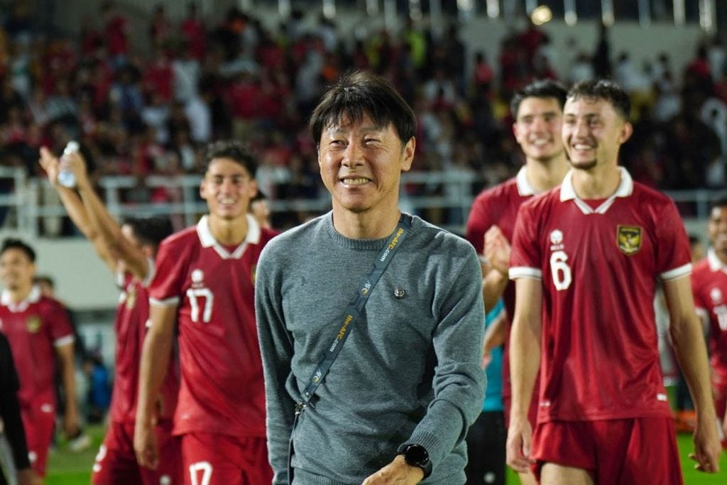 Gagal Move On dari Shin Tae Yong, Timnas Indonesia Akhirnya Jujur Tidak Cocok dengan Patrick Kluivert! - Radar Bali - Dari Bali Mengabarkan ke Nusantara Gagal Move On dari Shin Tae Yong, Timnas Indonesia Akhirnya Jujur Tidak Cocok dengan Patrick Kluivert! - Radar Bali - Dari Bali Mengabarkan ke Nusantara