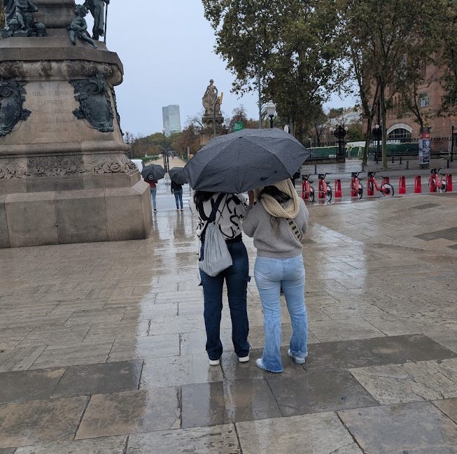 Lo que la lluvia nos obliga a mirar en la ciudad
