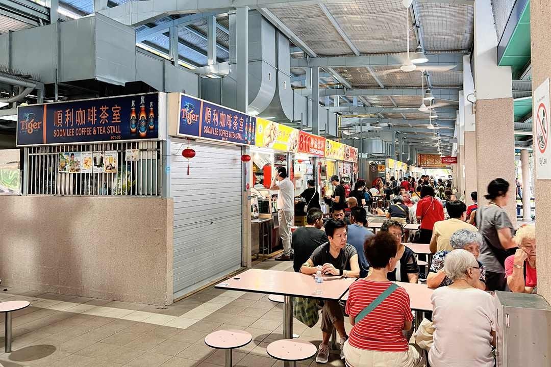 Diners eat out in Singapore on July 12. Photo: VCG
