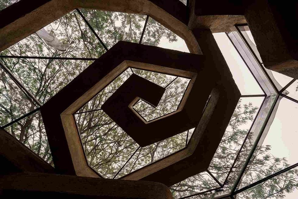 The spiral ceiling at Chuzhi is made with plastic bottle beams stacked with earth The spiral ceiling at Chuzhi is made with plastic bottle beams stacked with earth