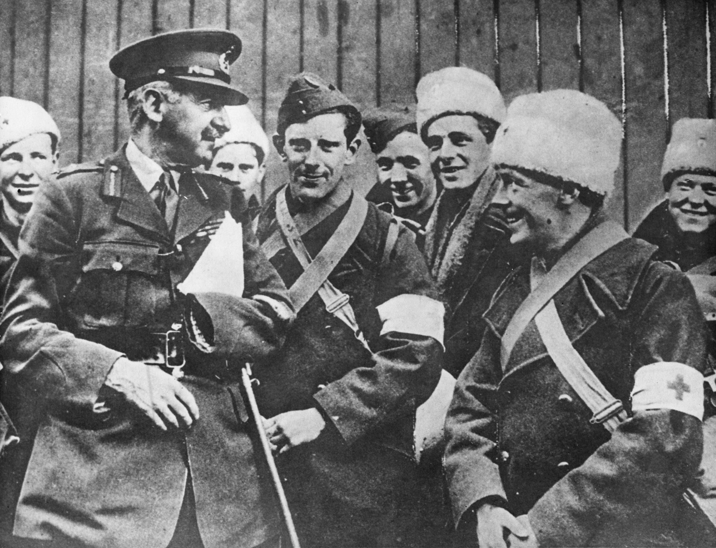 Hoe 'the unkillable soldier' en andere grijsaards ontsnapten uit een  krijgsgevangenkamp, met hulp van Maria | Het Nieuwsblad Mobile