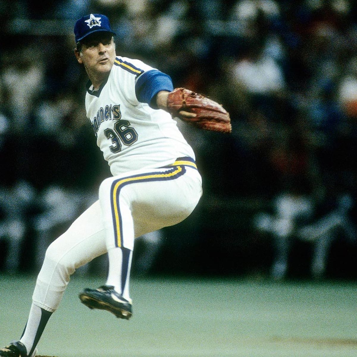 Perry delivers a pitch for the Mariners.