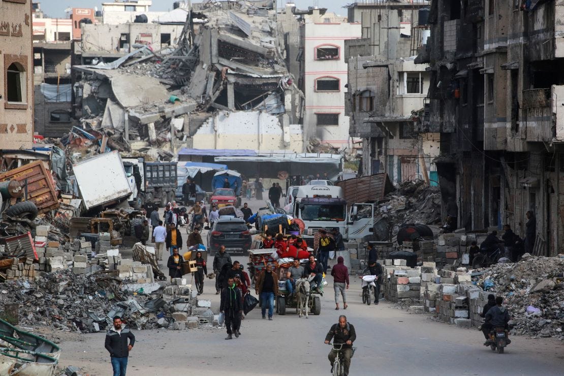 Israel's Gaza offensive pushes hundreds ...