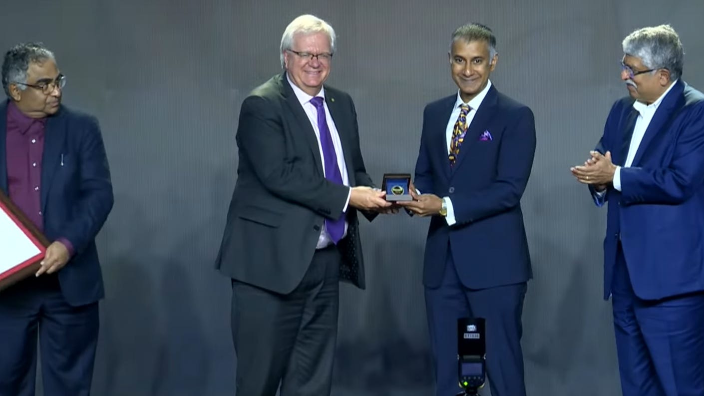 Mukund Thattai recieving Infosys Prize 2023 Mukund Thattai recieving Infosys Prize 2023