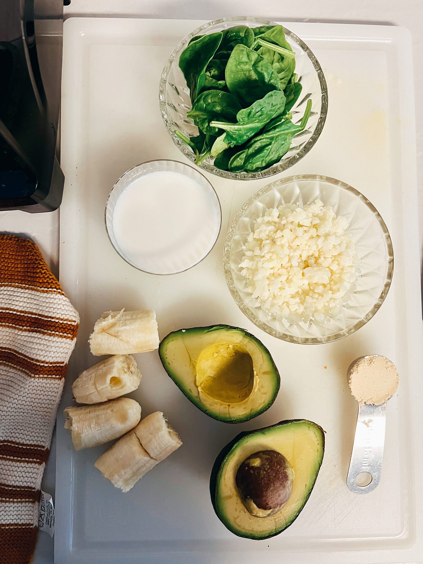 Creamy-Cool Avocado & Greens Smoothie