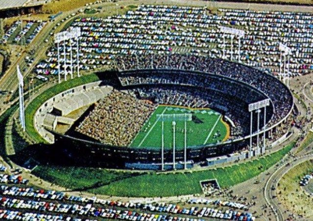 MLB Cathedrals on X: "Seating arrangement for the #Raiders at the Oakland  Coliseum during their first drink in Oakland (1966-1981). While the  temporary bleachers were not ideal for football, it was much