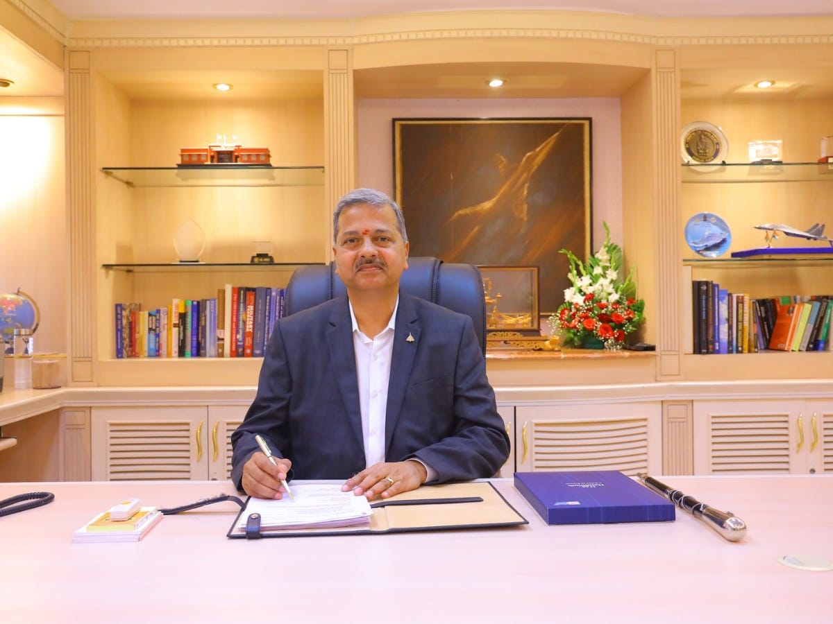 Dr D K Sunil Takes Over as CMD (Additional Charge) of HAL Dr D K Sunil Takes Over as CMD (Additional Charge) of HAL