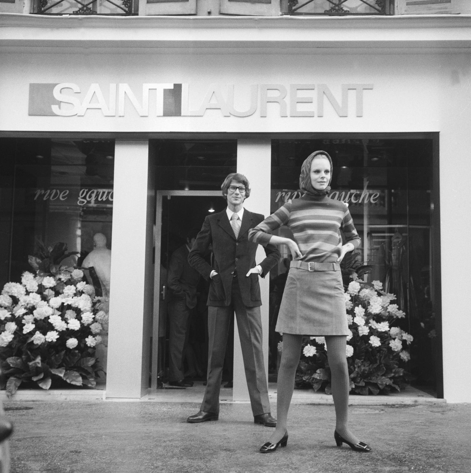 SAINT LAURENT - SAINT LAURENT rive gauche FASHION 作品集 本 Saint Laurent Rive Gauche Fashion Revolution - Raleigh Vintage