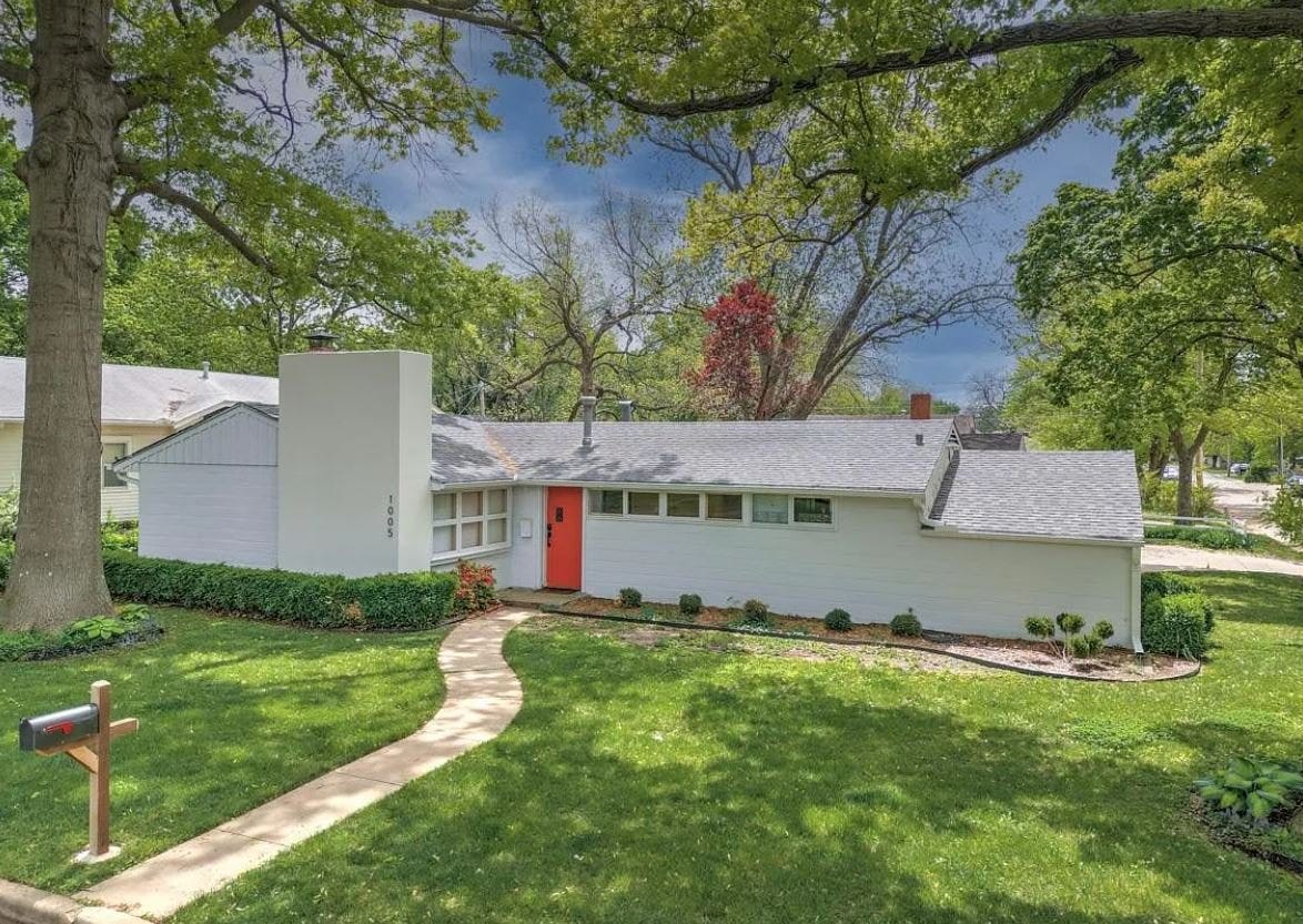 A MCM in Winfield, KS - $215,000