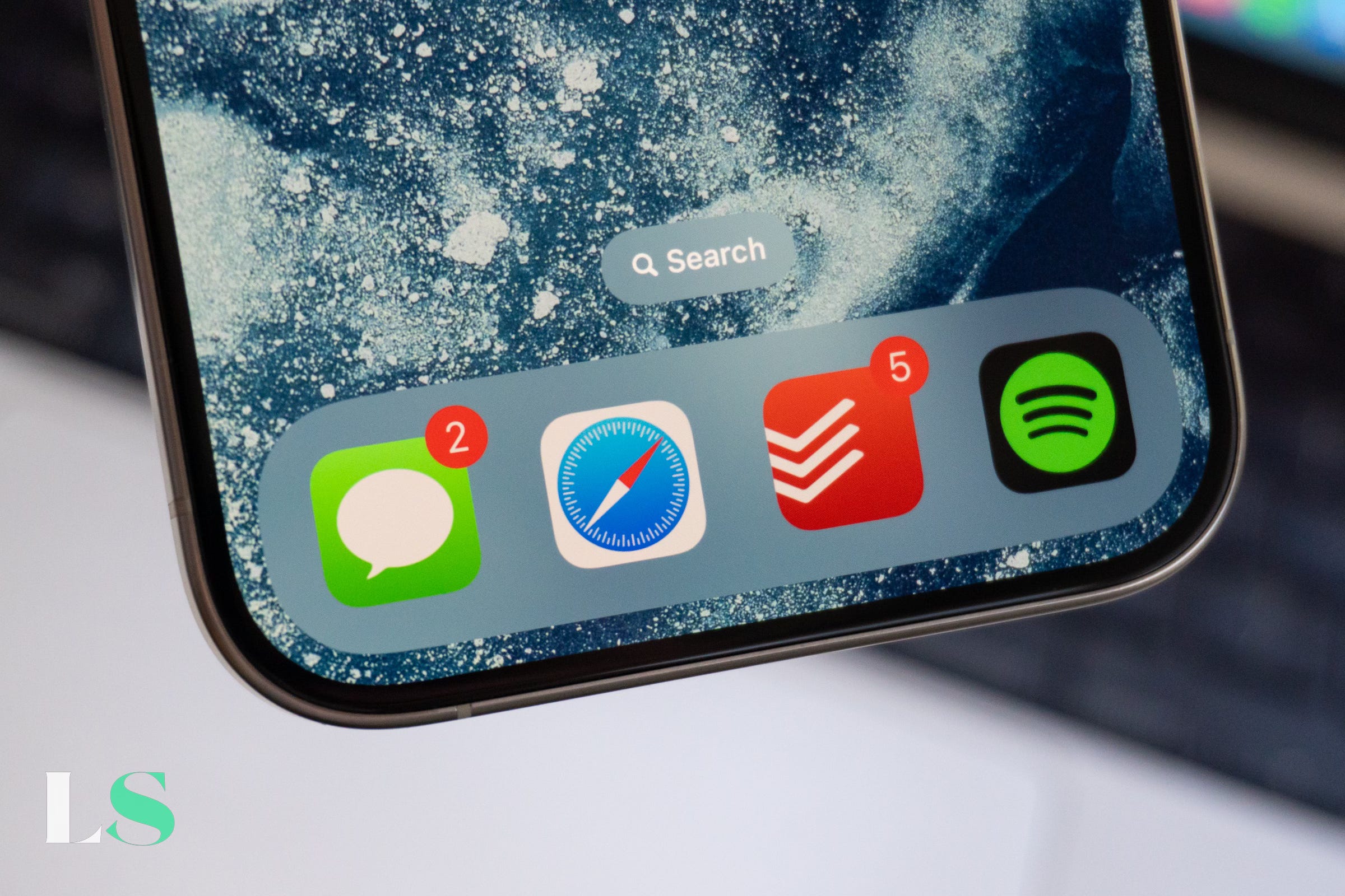 Apple iMessage on iPhone 15 Pro, featured in RCS announcement.