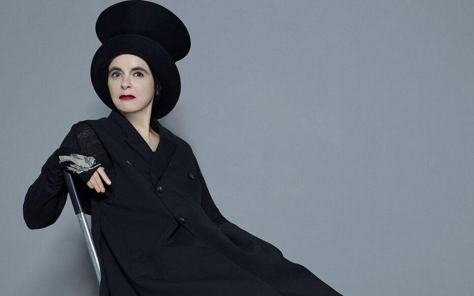 Dans « Soif » qui sort le 21 août, la romancière Amélie Nothomb se glisse dans la peau de Jésus sur la croix. Dans « Soif » qui sort le 21 août, la romancière Amélie Nothomb se glisse dans la peau de Jésus sur la croix.