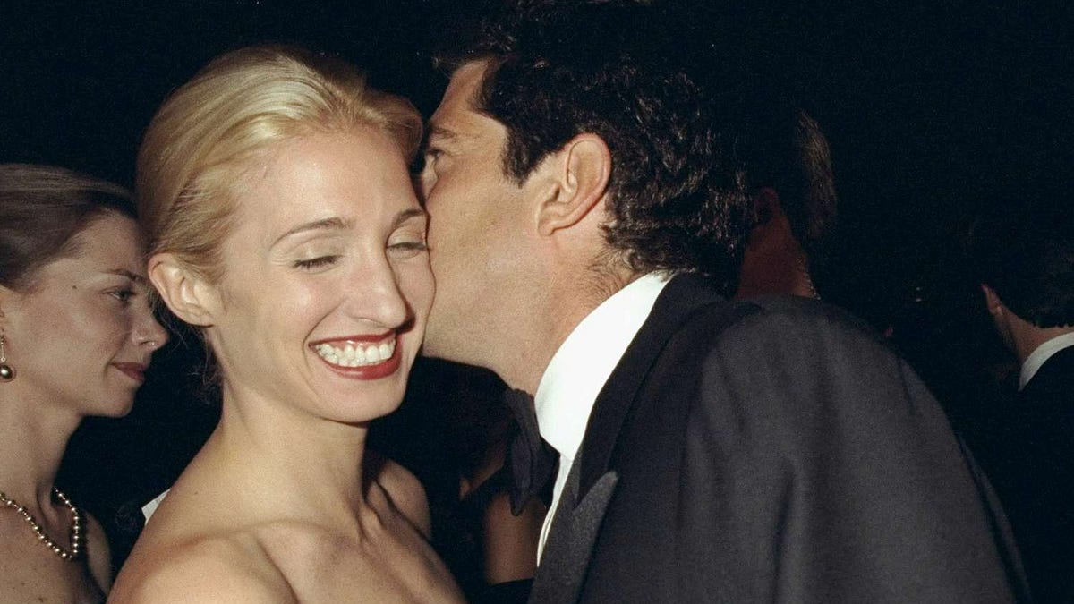 The Mysterious Allure of Carolyn Bessette Kennedy