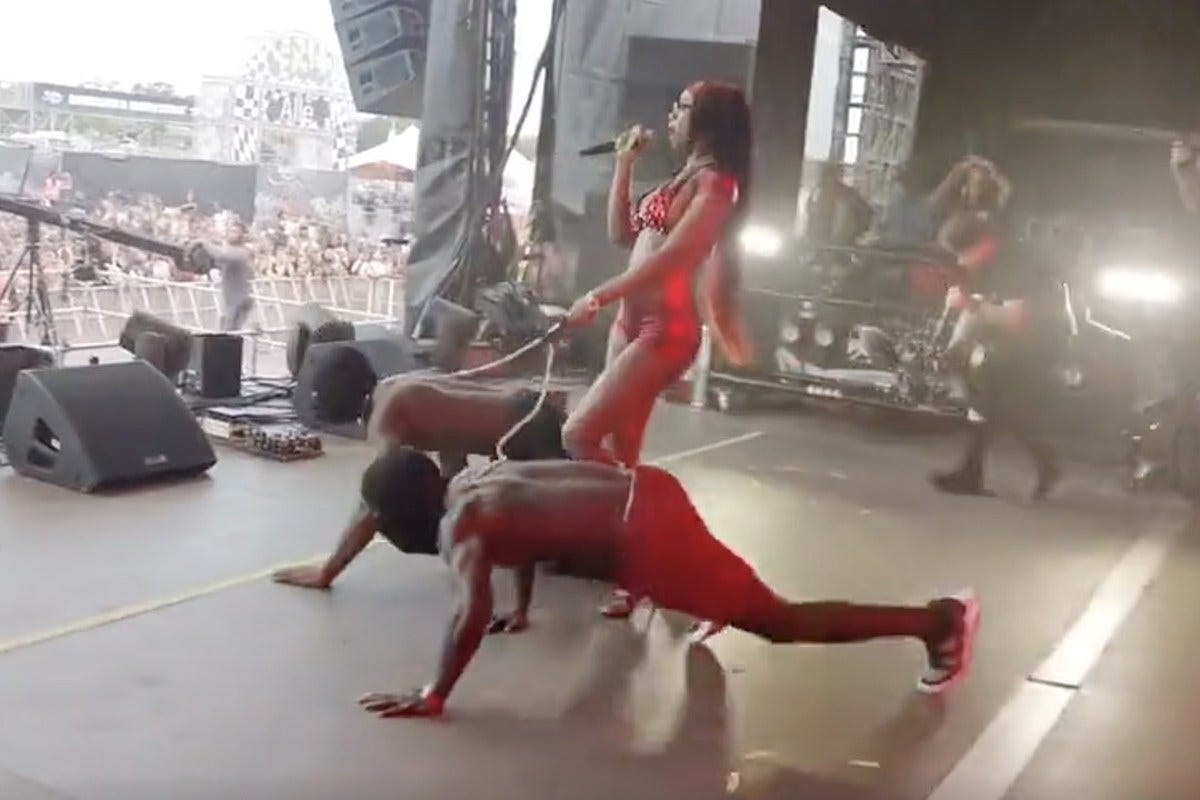 Sexyy Red Walks Men Like Dogs During Rolling Loud Performance
