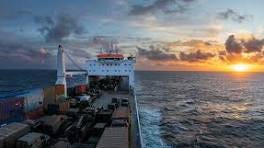 A ship on the water

AI-generated content may be incorrect.