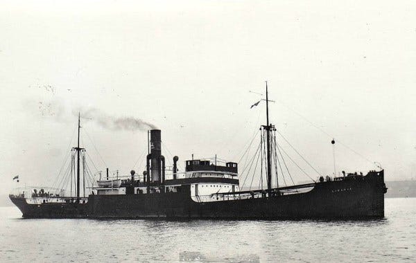 Spanish Civil War: Mutiny in Boston illustrated by the cargo ship Linaria.