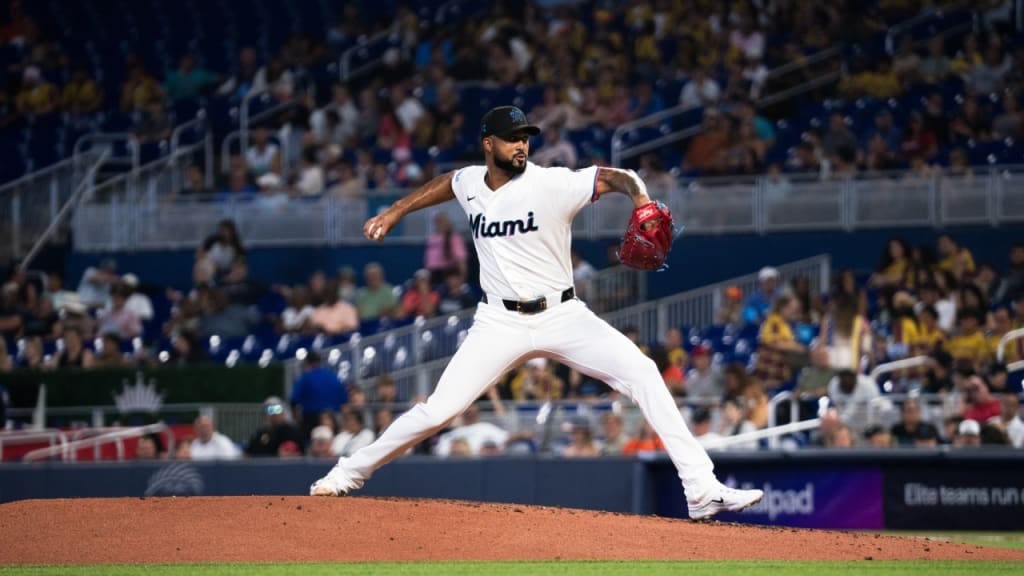 Marlins’ Sandy Alcantara tops players Saturday; Rangers’ Jacob deGrom tops AL players