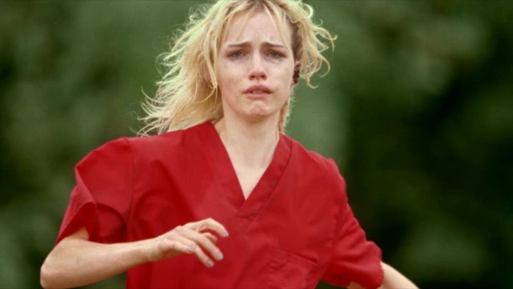 Strange Darling' Review: Love Hurts in Electric, Nonlinear Thriller