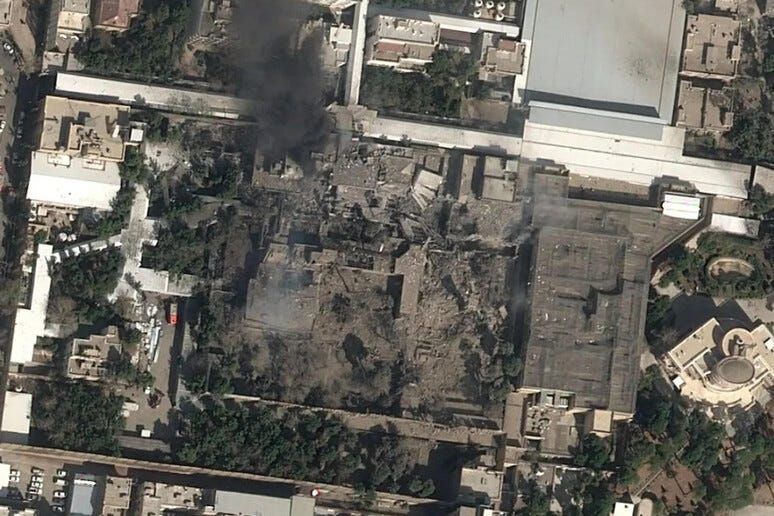 - RIPRODUZIONE RISERVATA