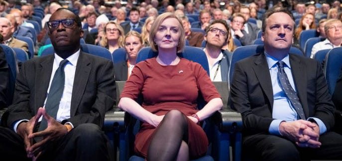 Kwasi Kwarteng Uk Chancellor to the left, Liz Truss UK PM in the middle