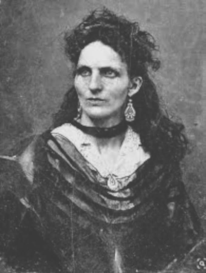 A verdadeira história de Lydia MacGraw... só que não.