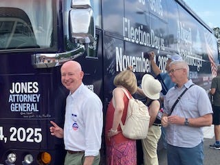 pictures of campaign rally for Democratic candidates