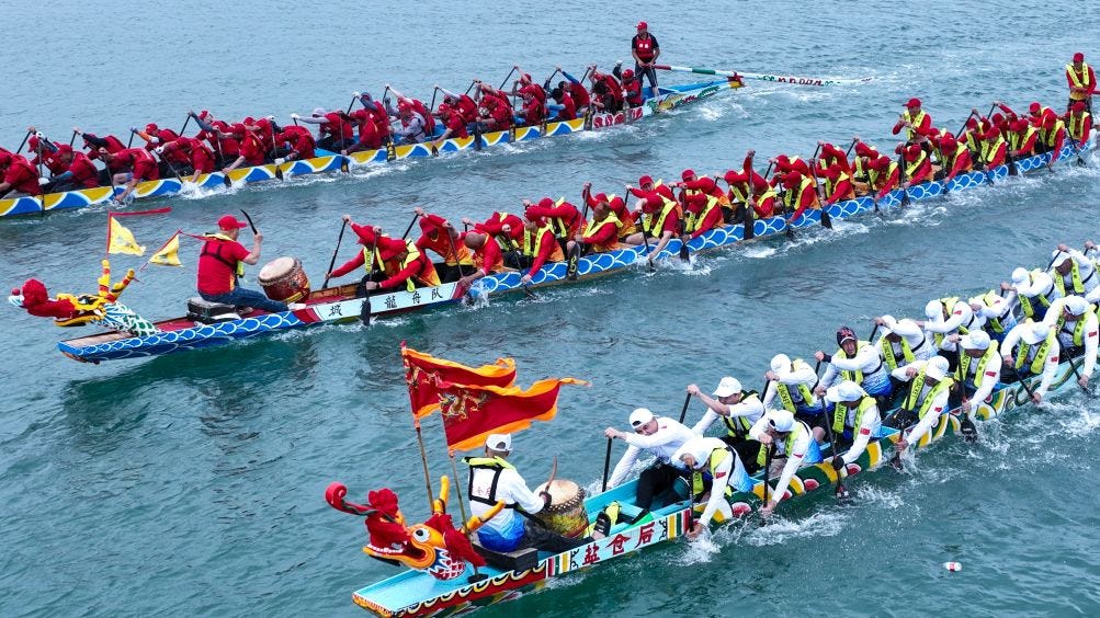 People take part in dragon boat racing in Lianjiang County, Fuzhou City, southeast China's Fujian Province, June 18, 2026. /Xinhua