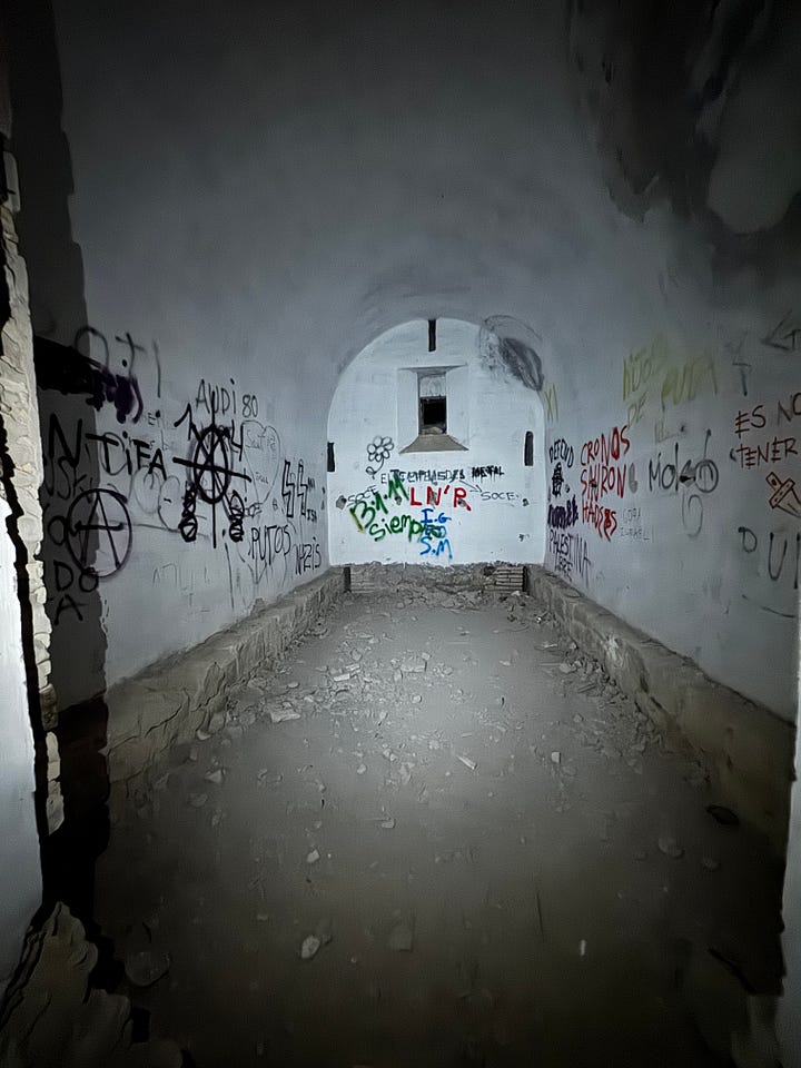 Fort San Cristóbal served as prison during the Spanish Civil War - the unforgiving concrete structure, often windowless, could not have been very hospitable. 