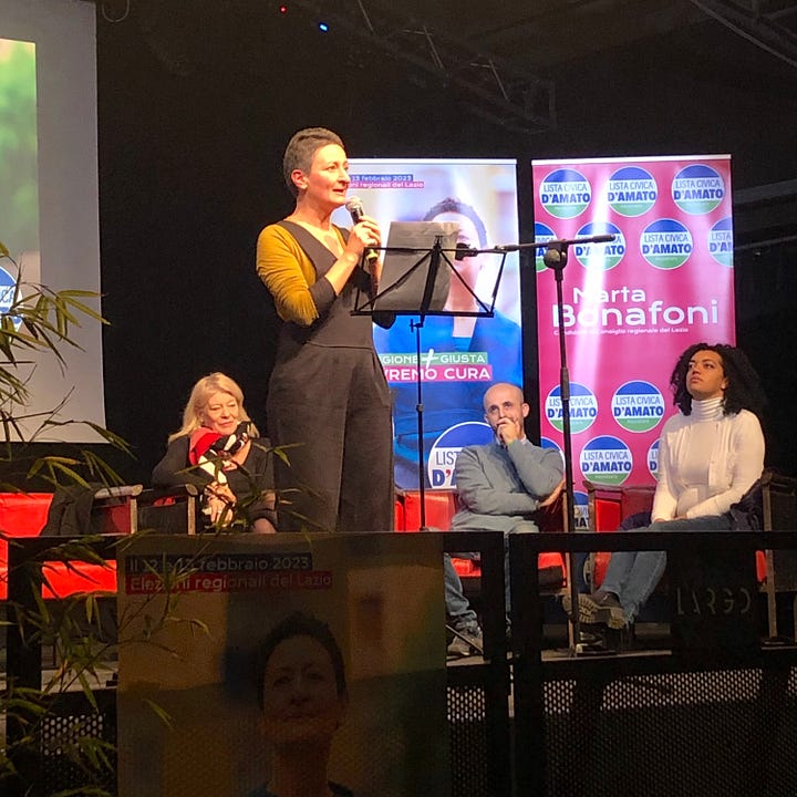 Marta Bonafoni e Alessio D'Amato sul palco dell'evento di lancio della candidatura di Marta Bonafoni come capolista delle regionali del Lazio 2023
