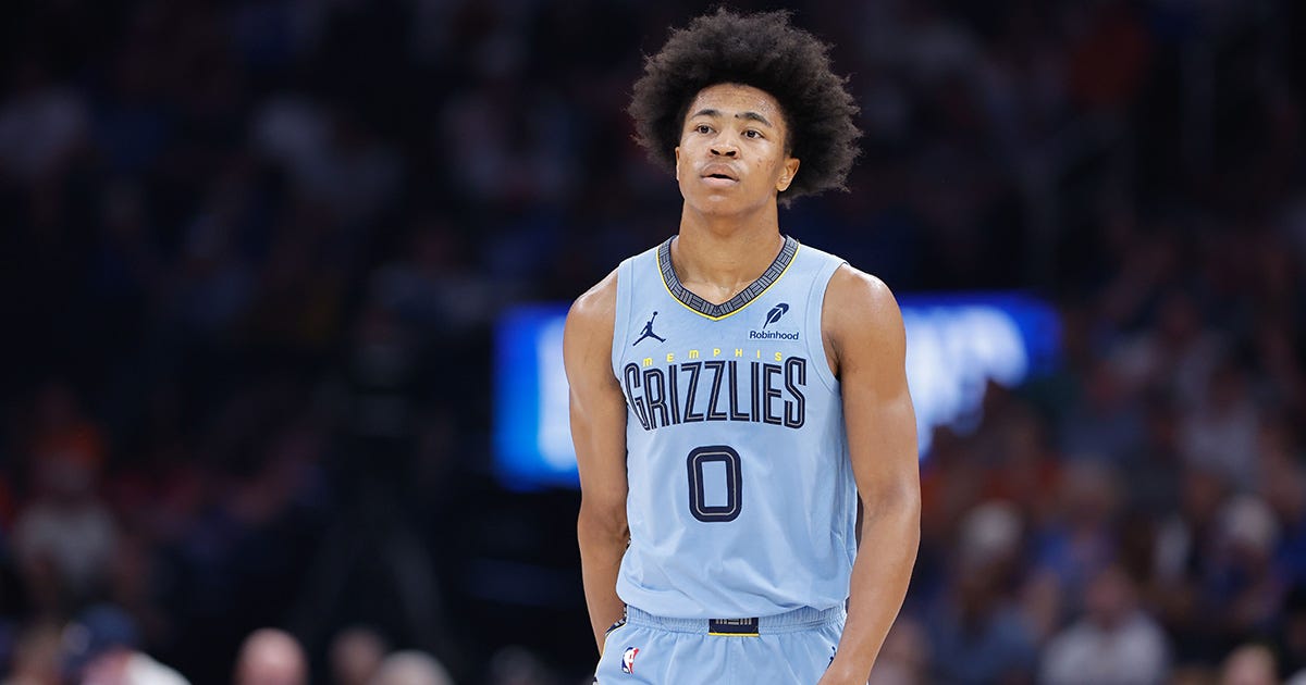 Memphis Grizzlies forward Jaylen Wells stretchered off court vs. Hornets  after scary fall - On3