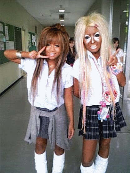tumblr_n1wo9fEZl21tssqfco9_500.pnはg (418×555) | Japanese fashion, Gyaru ...