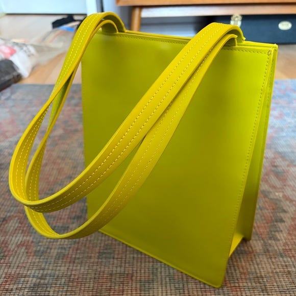 Baggu medium leather tote bag in Citron RARE - Picture 1 of 6 Baggu medium leather tote bag in Citron RARE - Picture 1 of 6