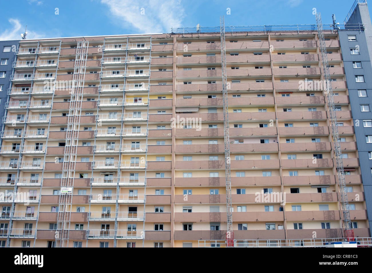 https://external-content.duckduckgo.com/iu/?u=https%3A%2F%2Fc8.alamy.com%2Fcomp%2FCRB1C3%2Fsocial-housing-apartment-block-undergoing-refurbishment-germany-CRB1C3.jpg&f=1&nofb=1&ipt=3ec8645d8f84ed281b771ab3f356bd31d899d7bd580ee6932de4db1643bbaf4b&ipo=images