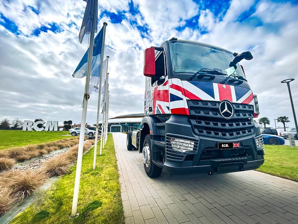 A truck parked on a brick road

AI-generated content may be incorrect.