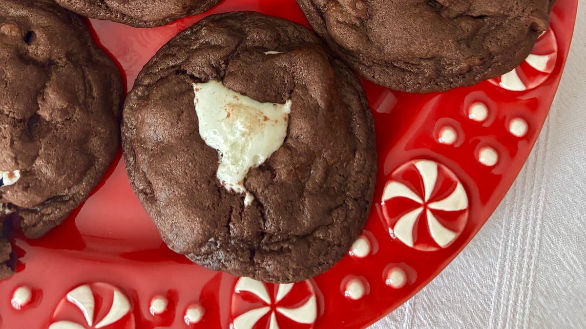 Hot Cocoa Cookies - by Viviane - Baking Magic - Substack