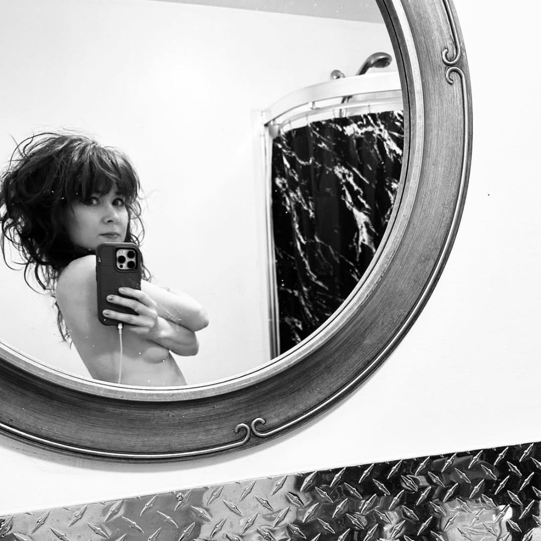 ₗₐᵣᵢₛₛₐ’ₛ ₘᵤₛᵢₙgₛ & ₑₗₑᵥₐₜₑd Bᵣₐᵢₙ ᵣₒₜ 