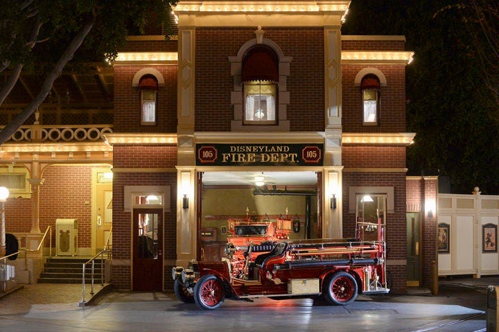Going inside the Dream Suite and Walt Disney's apartment at Disneyland